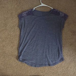 Navy blue t shirt with net shoulders//old navy